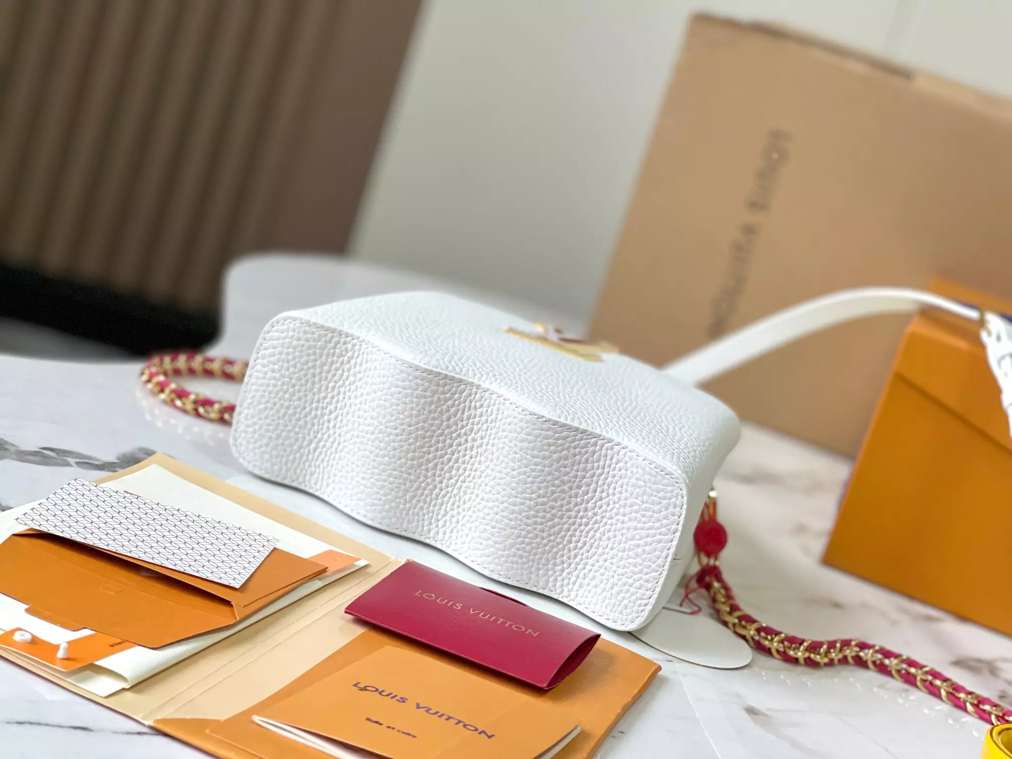 LV Capucines Mini Capushell in Snow White - Repbags.is - Image 6