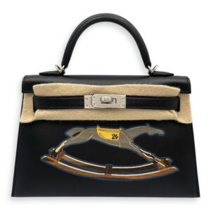 Sellier Kelly Cheval De Bois 20 Black in Tadelakt, Palladium hardware