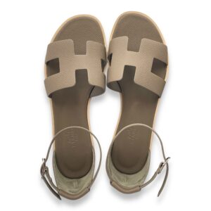 Santorini 38 Etoupe Sandal in Epsom