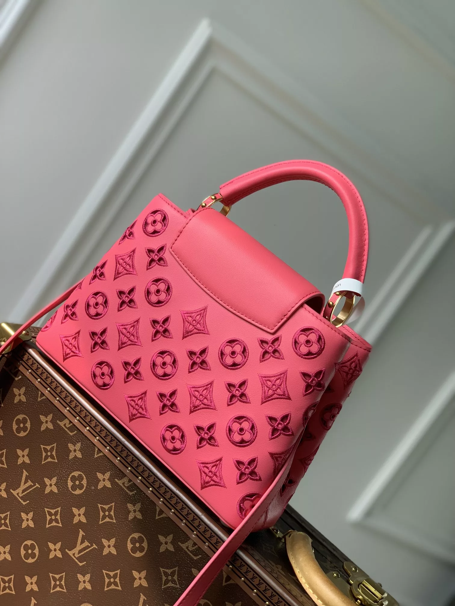 LV Broderie Anglaise Capucines BB Pink - ReplicaBags.is - Image 5