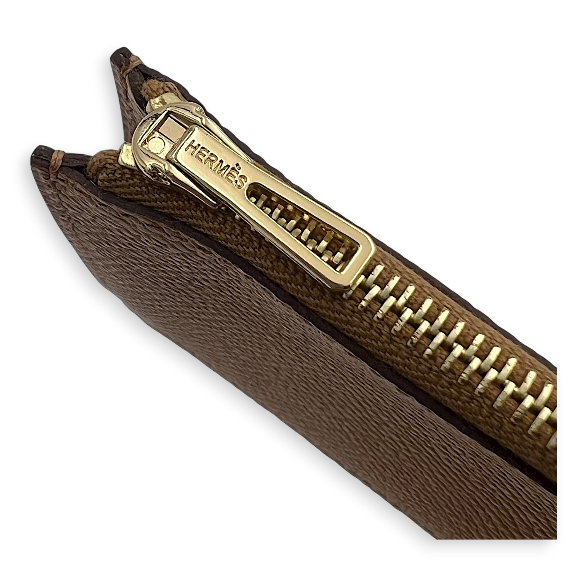 Constance slim biscuit in Epsom, Gold hardware - Image 11