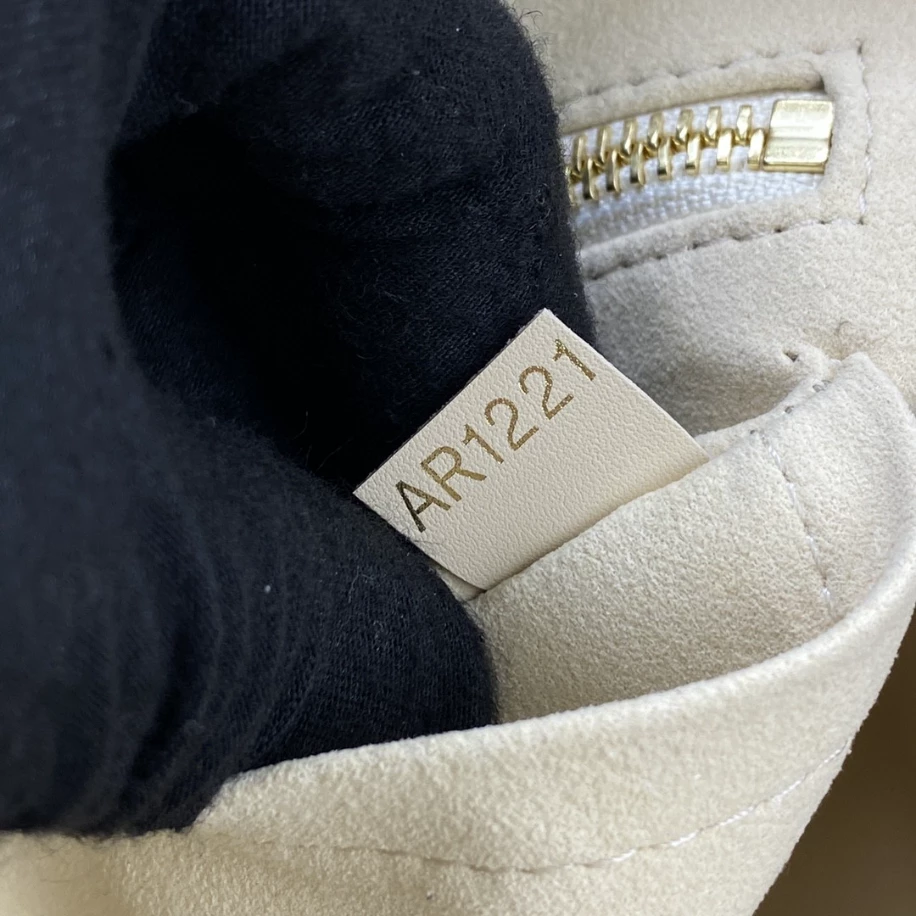 CarryAll PM Monogram Empreinte Handbag - LB301 - Image 10