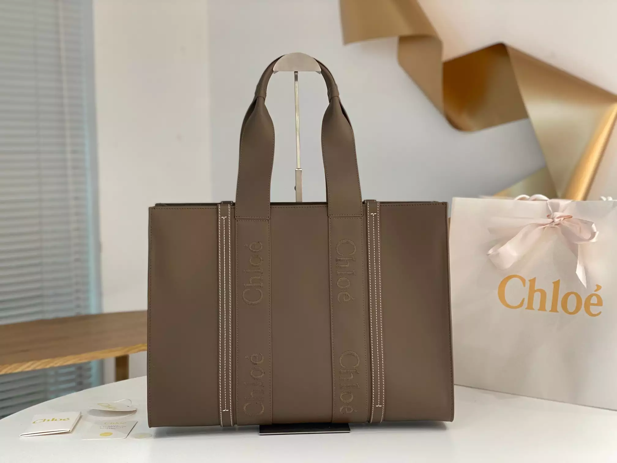 Chloé Large Woody Tote Bag Dark Nut - Repbags.ru - Image 3