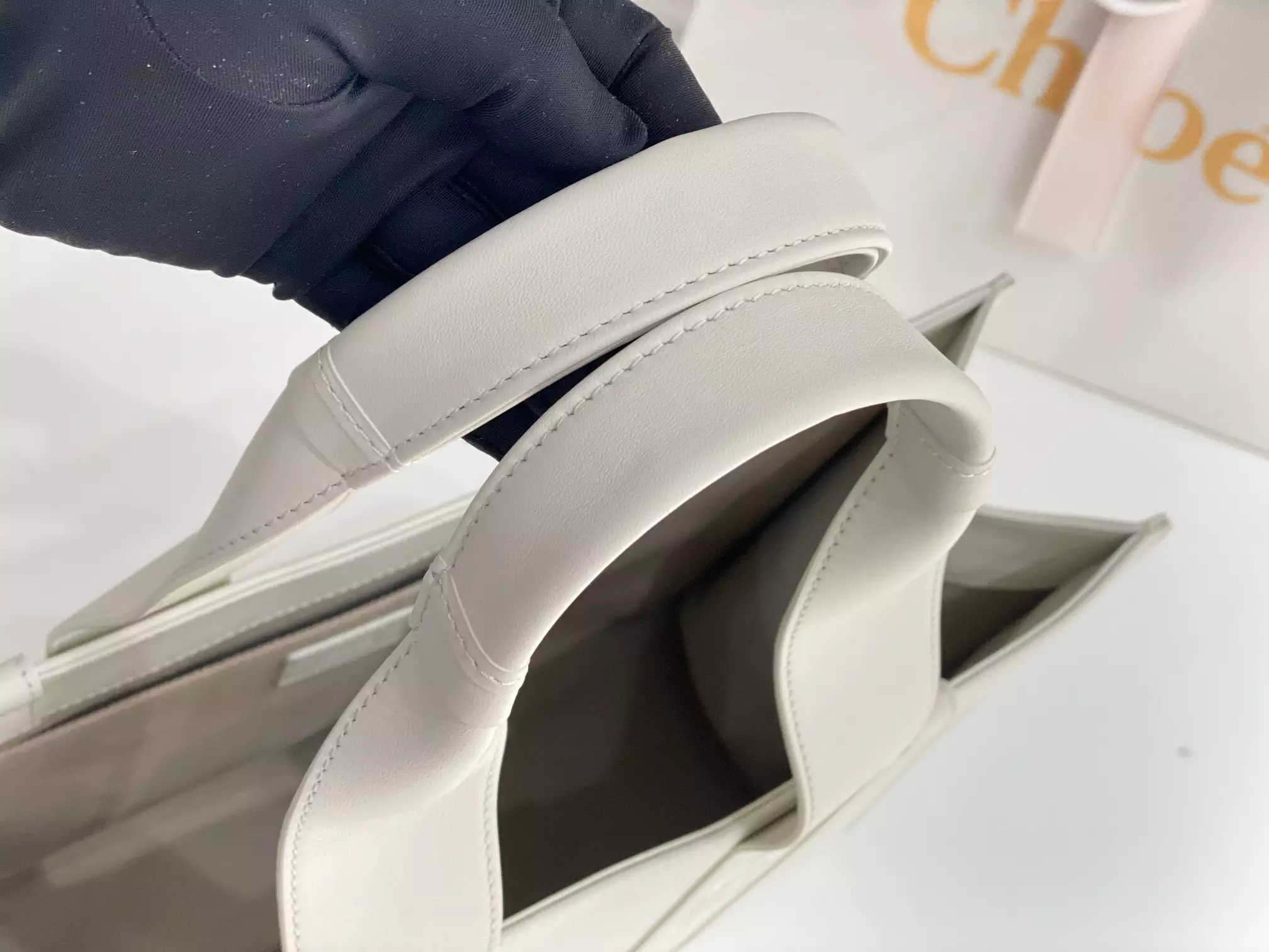 Chloé Large Woody Tote Bag White - Repbags.ru - Image 8