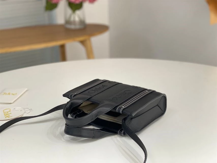 Chloé Mini Woody Tote Bag Smooth Calfskin With Chloé Logo - MB030 - Image 7