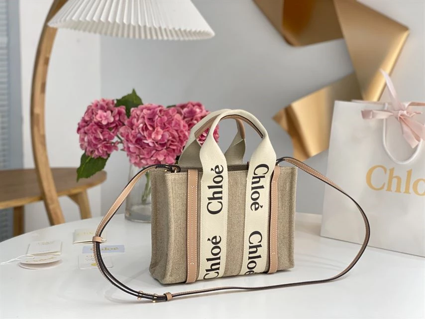 Chloé Small Woody Tote Bag Linen canvas Calfskin With Chloé Logo - MB022 - Image 4