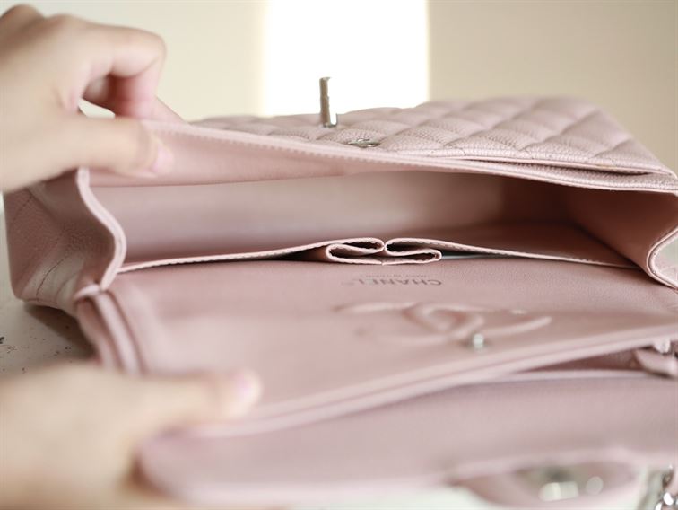 Classic Medium Double Flap Rose Clair - Image 10