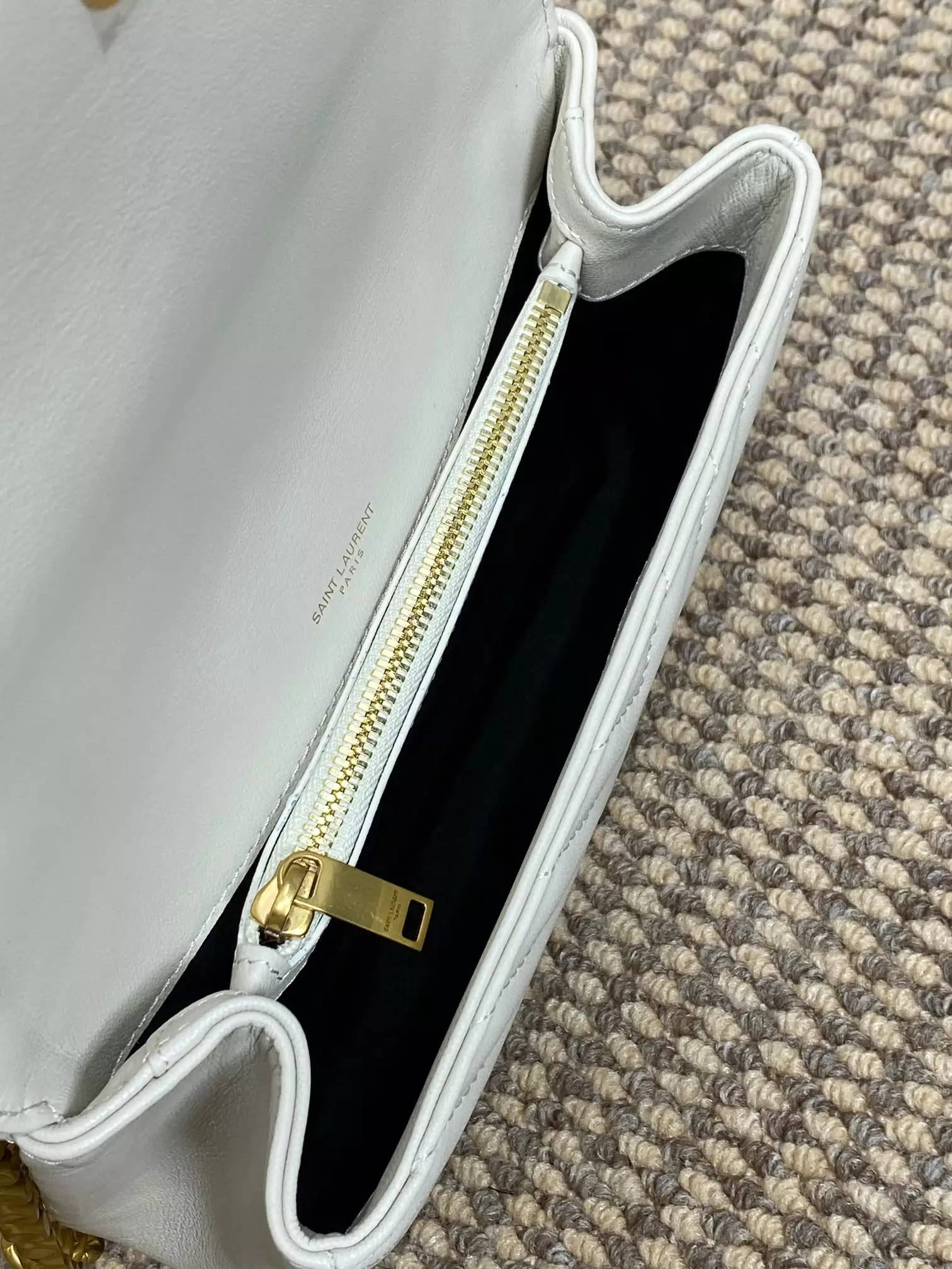 College Medium in Quilted Leather - Repbags.ru - Image 9