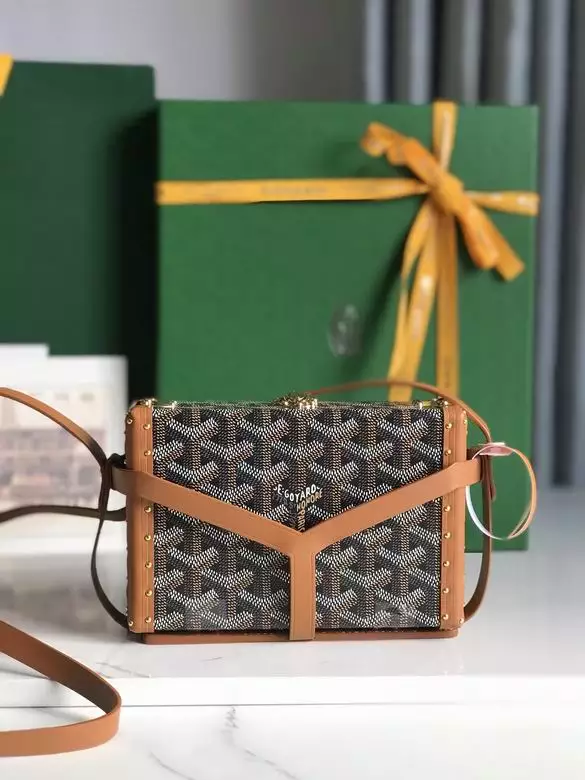 Goyard Minaudière Trunk Bag - Repbags.ru - Image 3