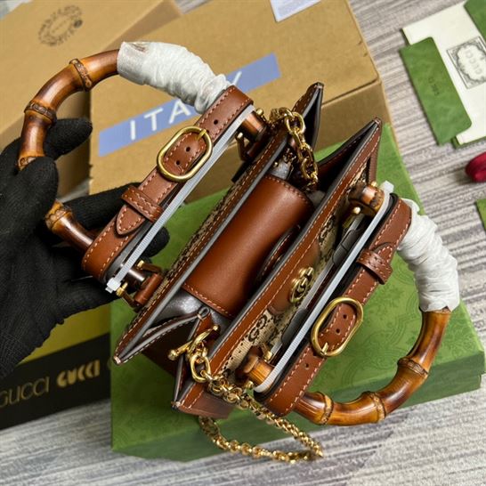 Gucci Diana mini tote bag Camel and ebony - Image 9