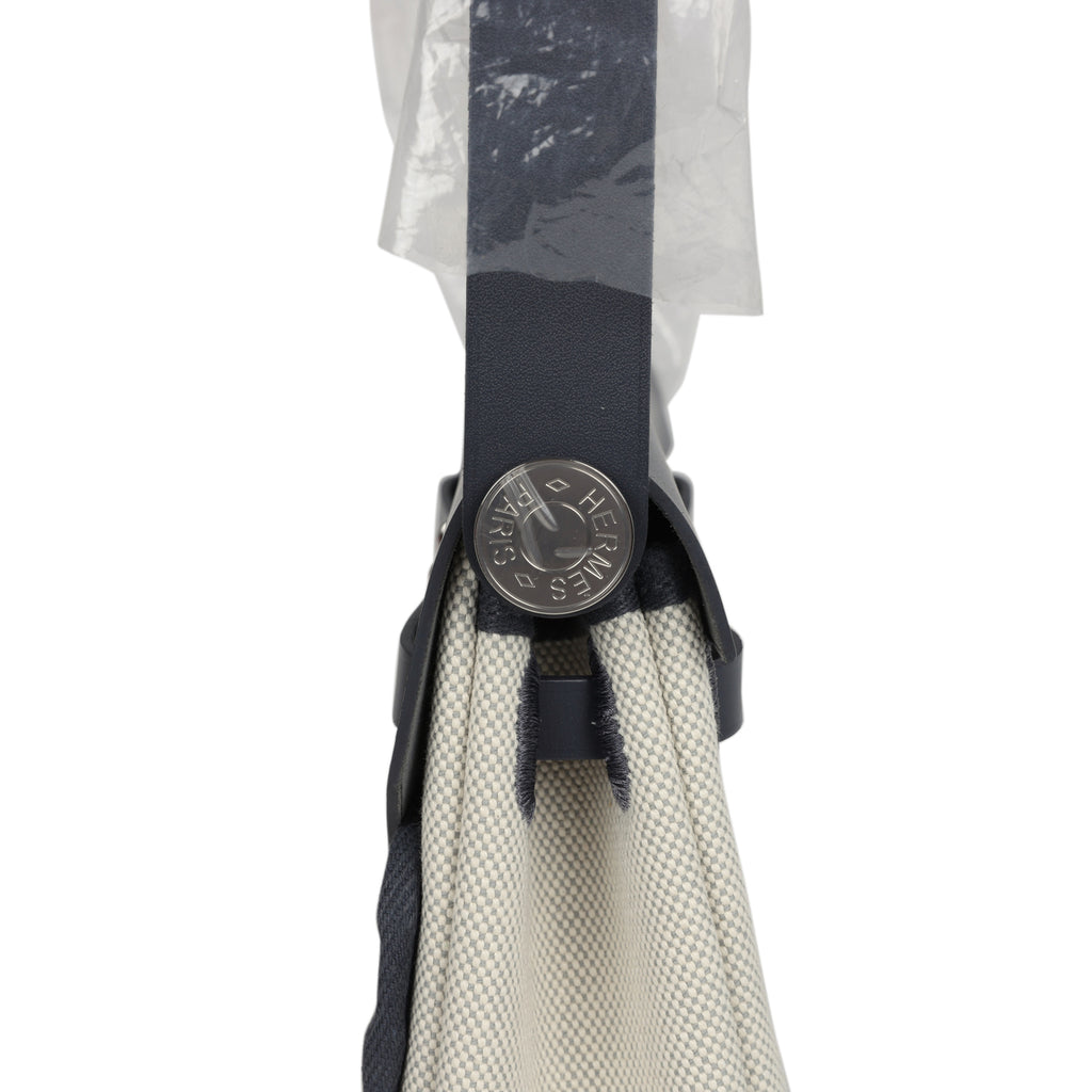 Hermes Herbag Zip 20 Mini Ecru and Bleu Glacier Toile H Canvas and Ardoise Vache Hunter Palladium Hardware - Image 7
