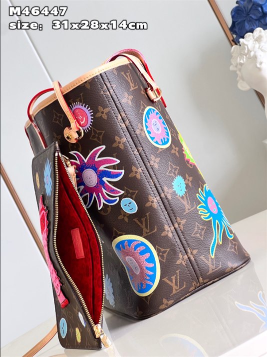 LV x YK Neverfull MM Tote Bag - Image 6