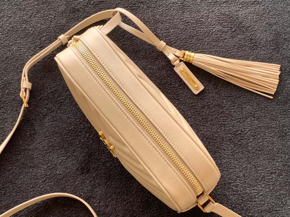 Lou in Quilted Leather camera bag - Image 5