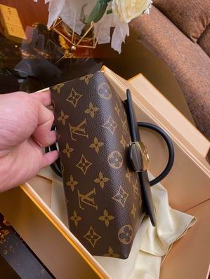 Louis Vuitton Locky BB Black - Image 7