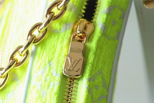 Louis Vuitton Loop Yellow Monogram jacquard - Image 10