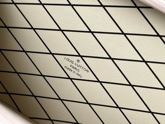 Louis Vuitton Petite Malle Pink Pearlescent - Image 11