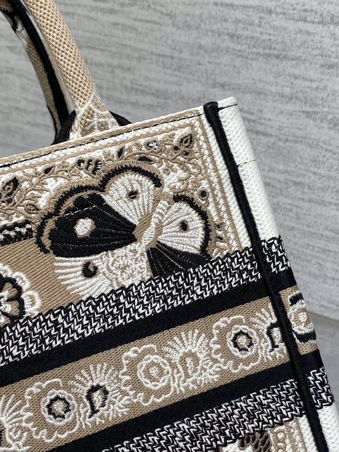 Medium Dior Book Tote Beige Multicolor - Repbags.ru - Image 8