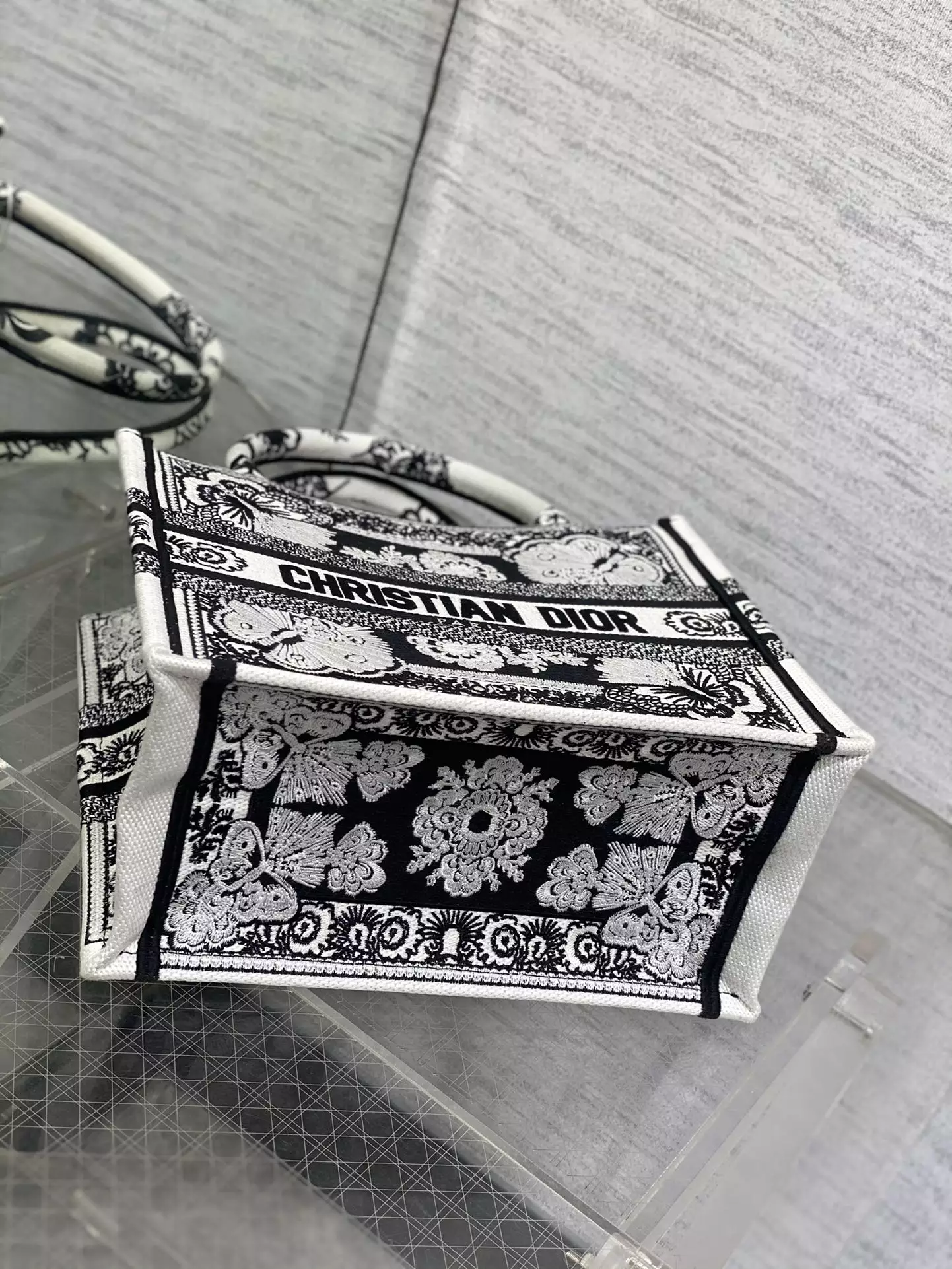 Medium Dior Book Tote Black and White - Repbags.ru - Image 5