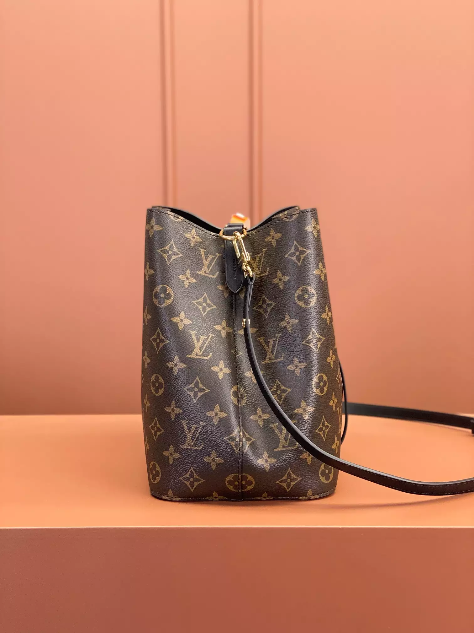 NéoNoé MM Bucket Bag Black Monogram Canvas - Repbags.ru - Image 6