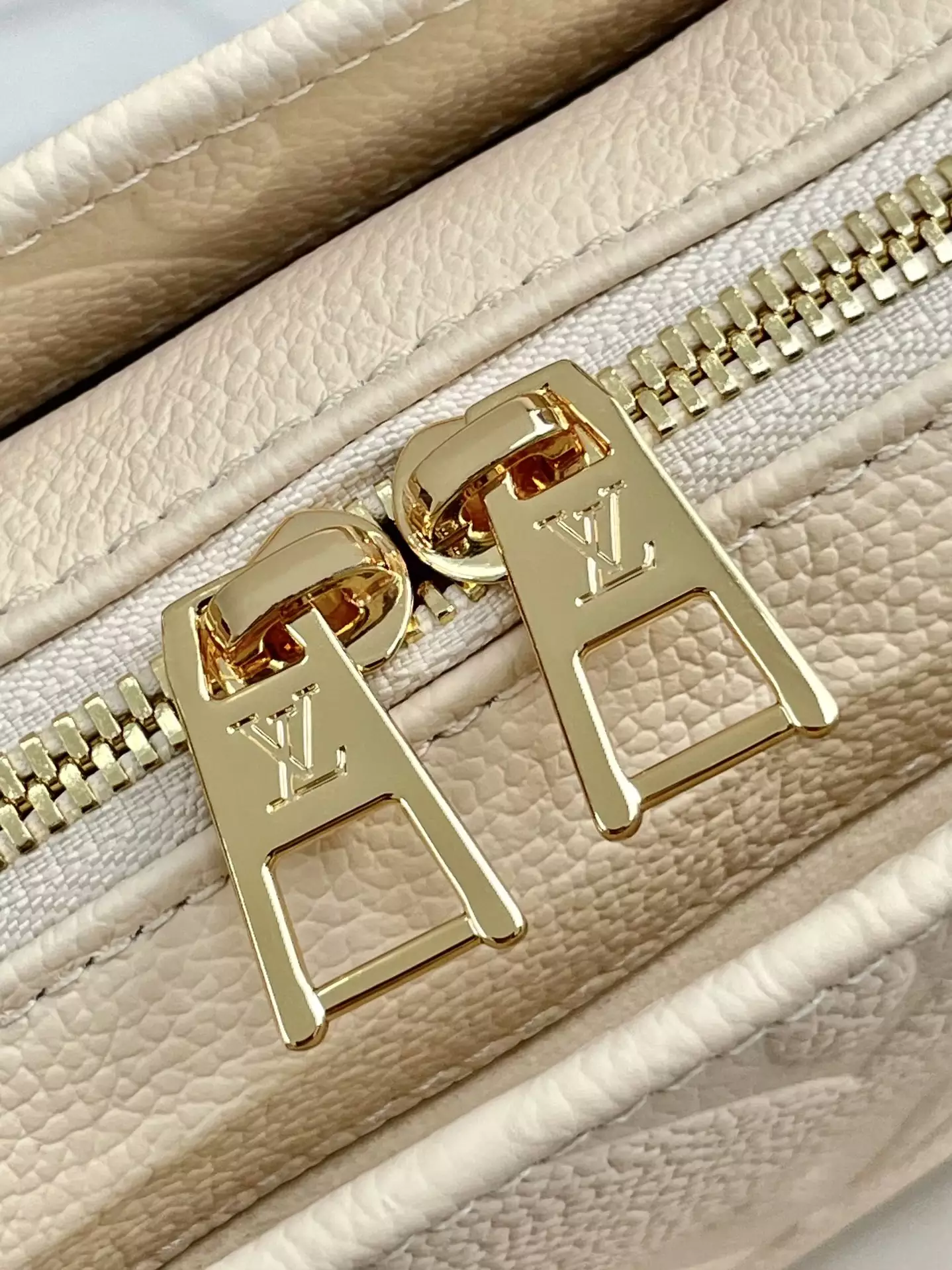 OnTheGo East West Monogram Empreinte Creme Leather - Repbags.ru - Image 7