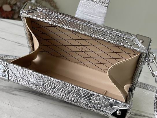 Petite Malle Silver Metallise Froisse - Image 9