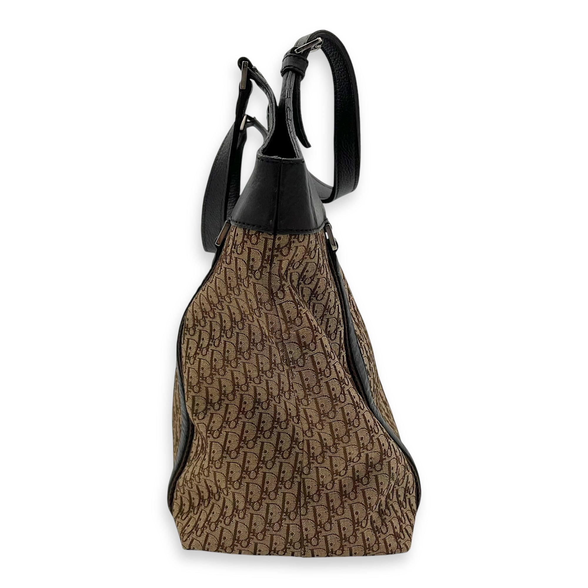 Street Chic Hobo Brown Shoulder Bag in Jacquard, Silver hardware - Image 5
