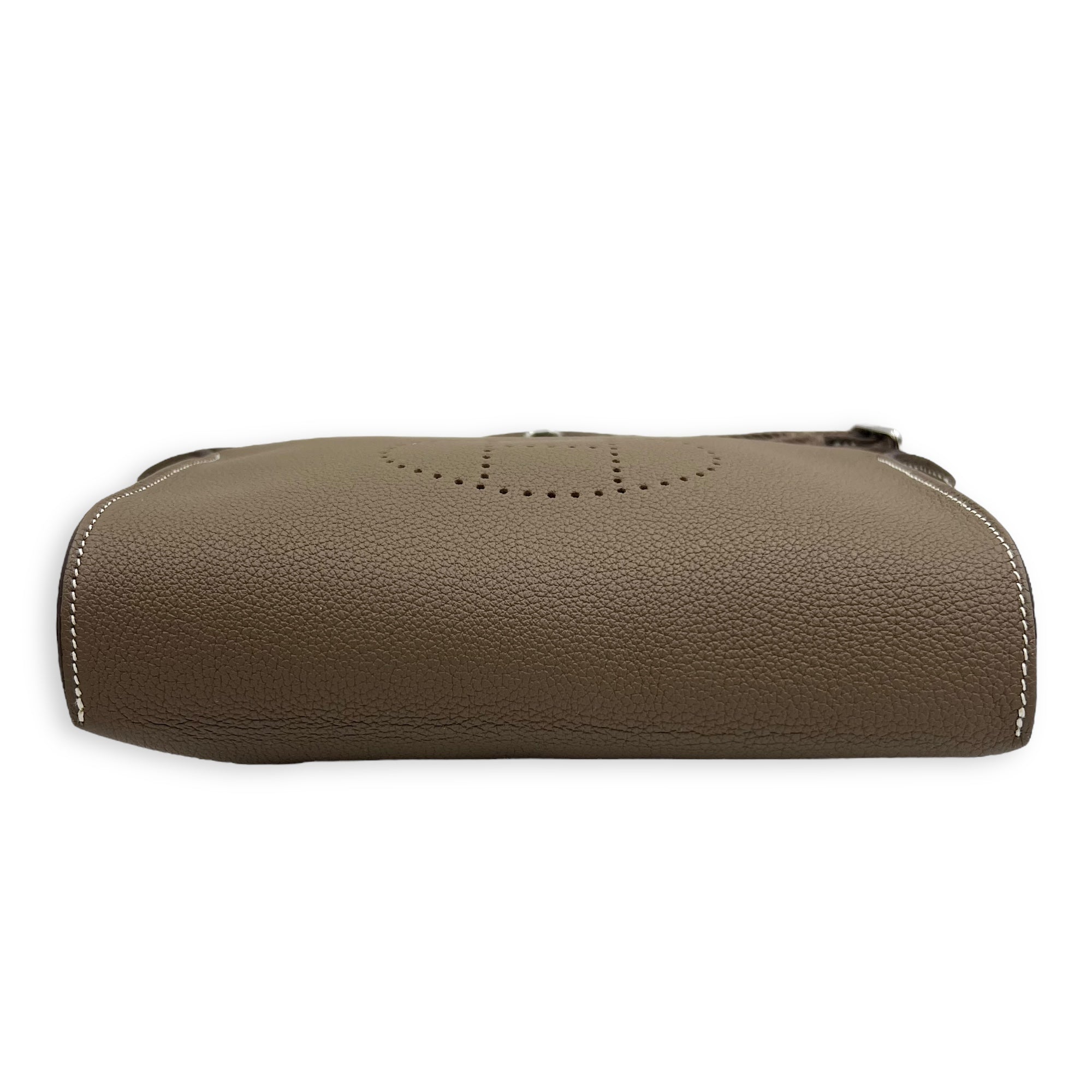 Videpoches Etoupe Crossbody Bag in Togo, Palladium hardware - Image 5