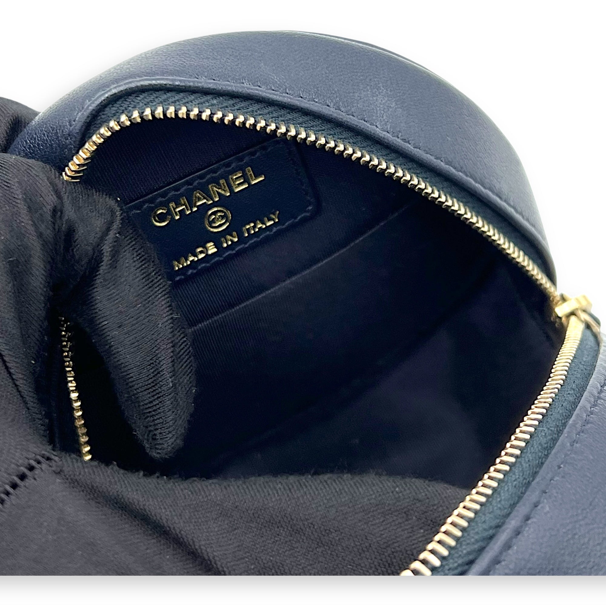 Round CC Crossbody Bag Blue in Calfskin, Mixed hardware - Image 16