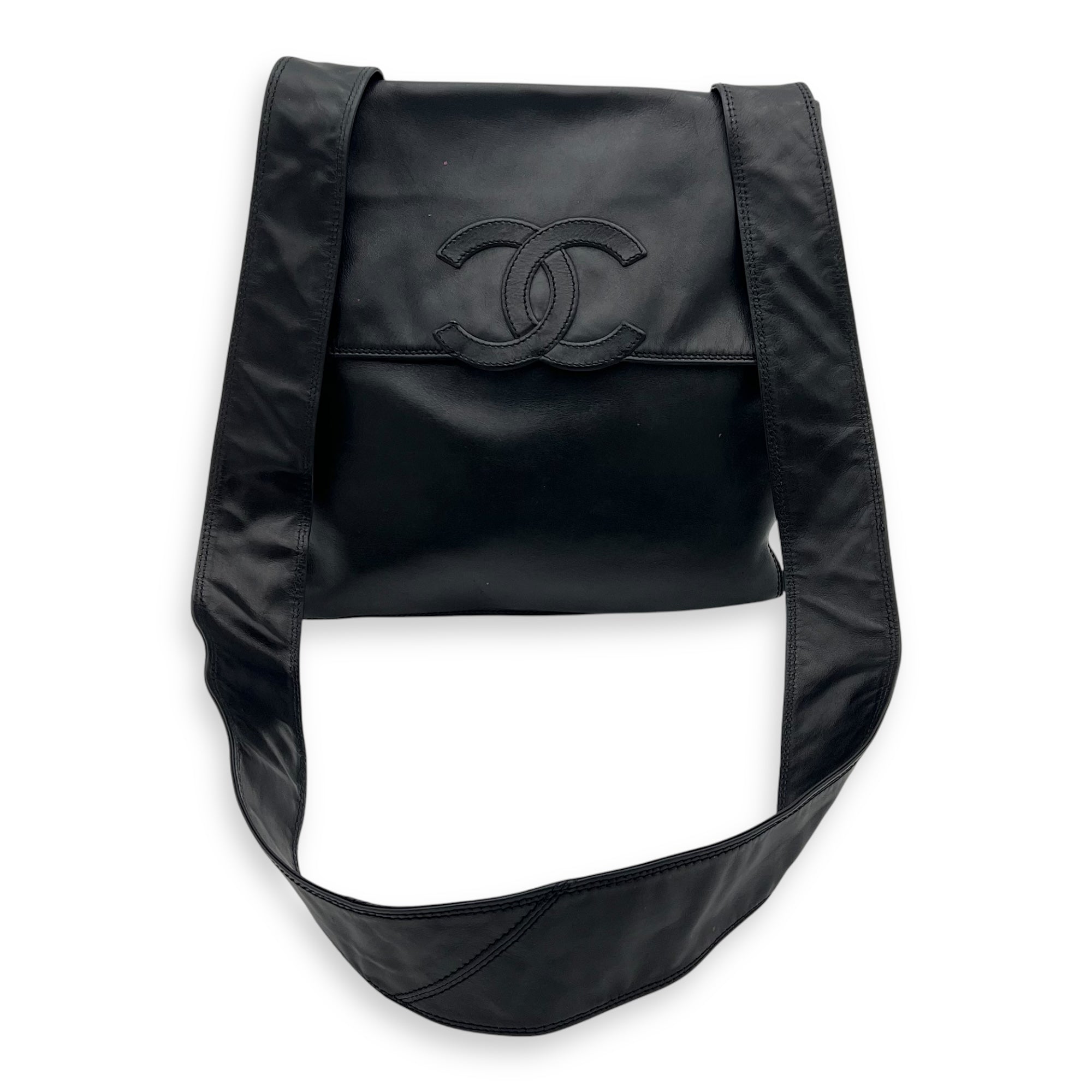 Vintage CC Black Crossbody Bag in Calfskin, Gold hardware - Image 15