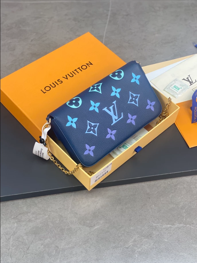 Pochette Félicie Monogram Empreinte Leather - LB254 - Image 4