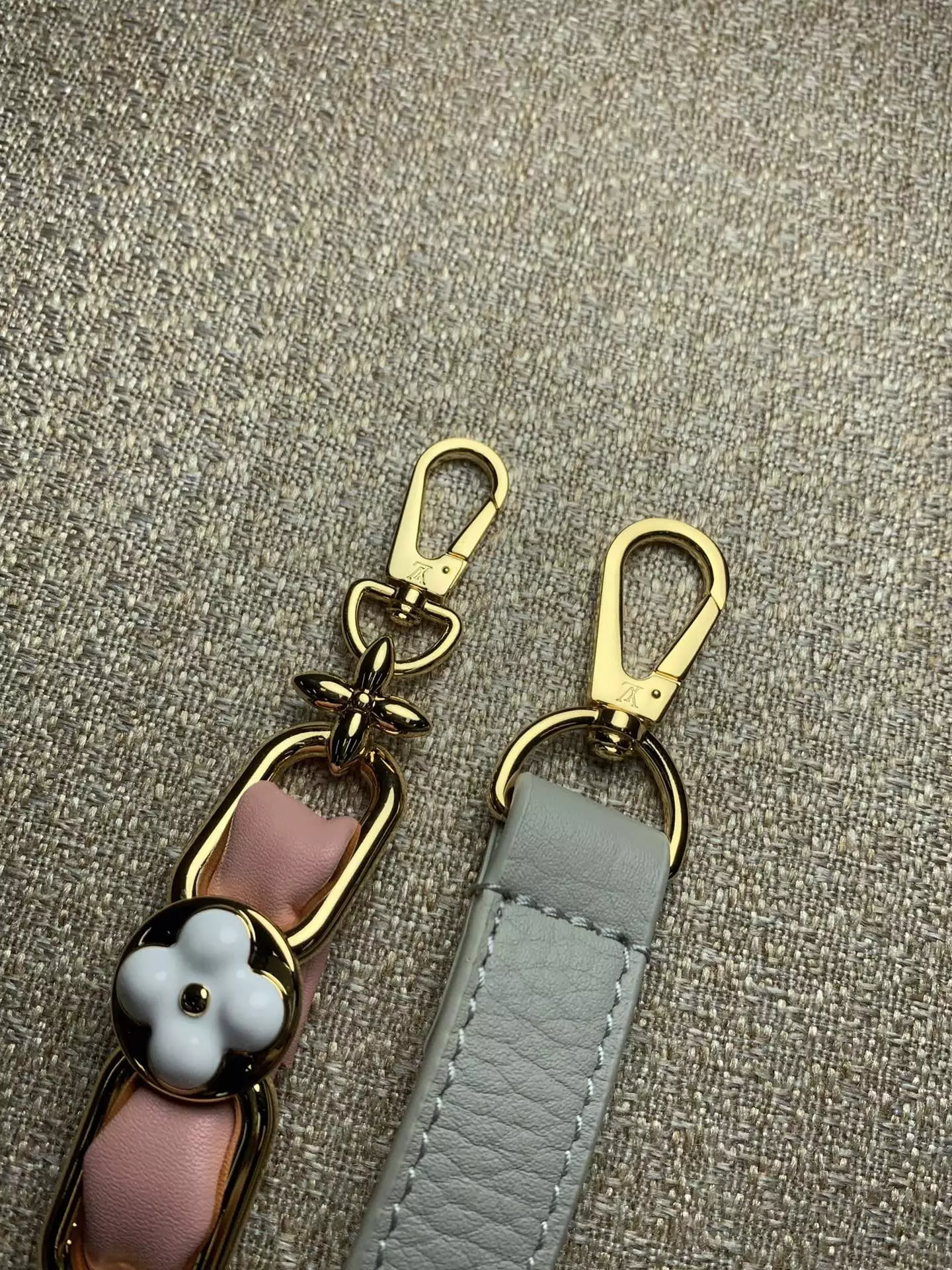 Capucines MM Blossom Chain Handbag Ice Grey - Repbags.is - Image 9