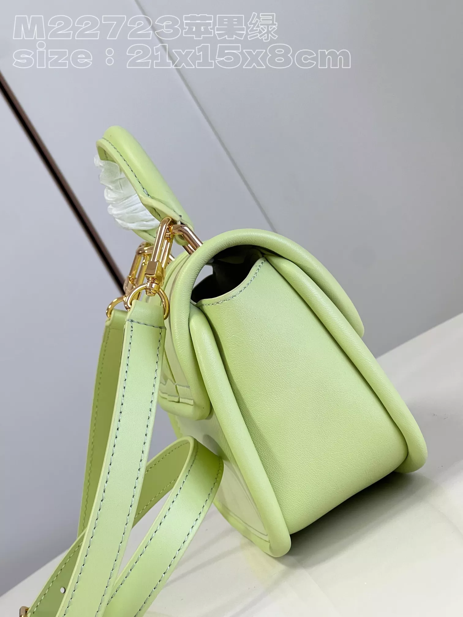 LV Hide and Seek Epi Green Handbag - ReplicaBags.is - Image 7