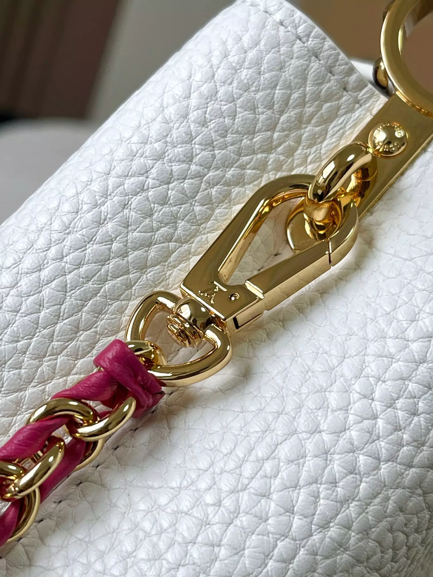 LV Capucines Mini Capushell in Snow White - Repbags.is - Image 9