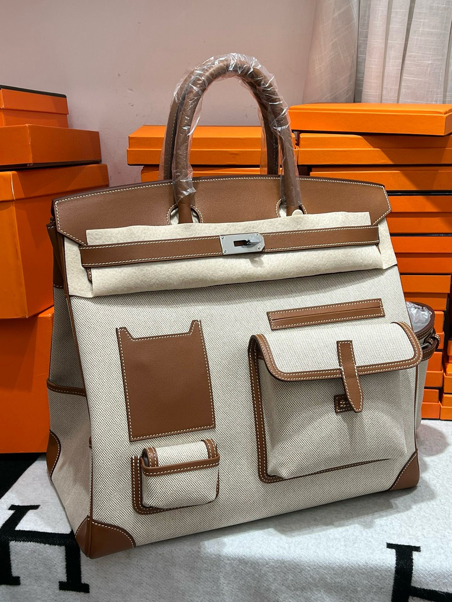 Hermes HAC Cargo Birkin 40 Handmade Bag in Toile with Gold Leather - Image 3