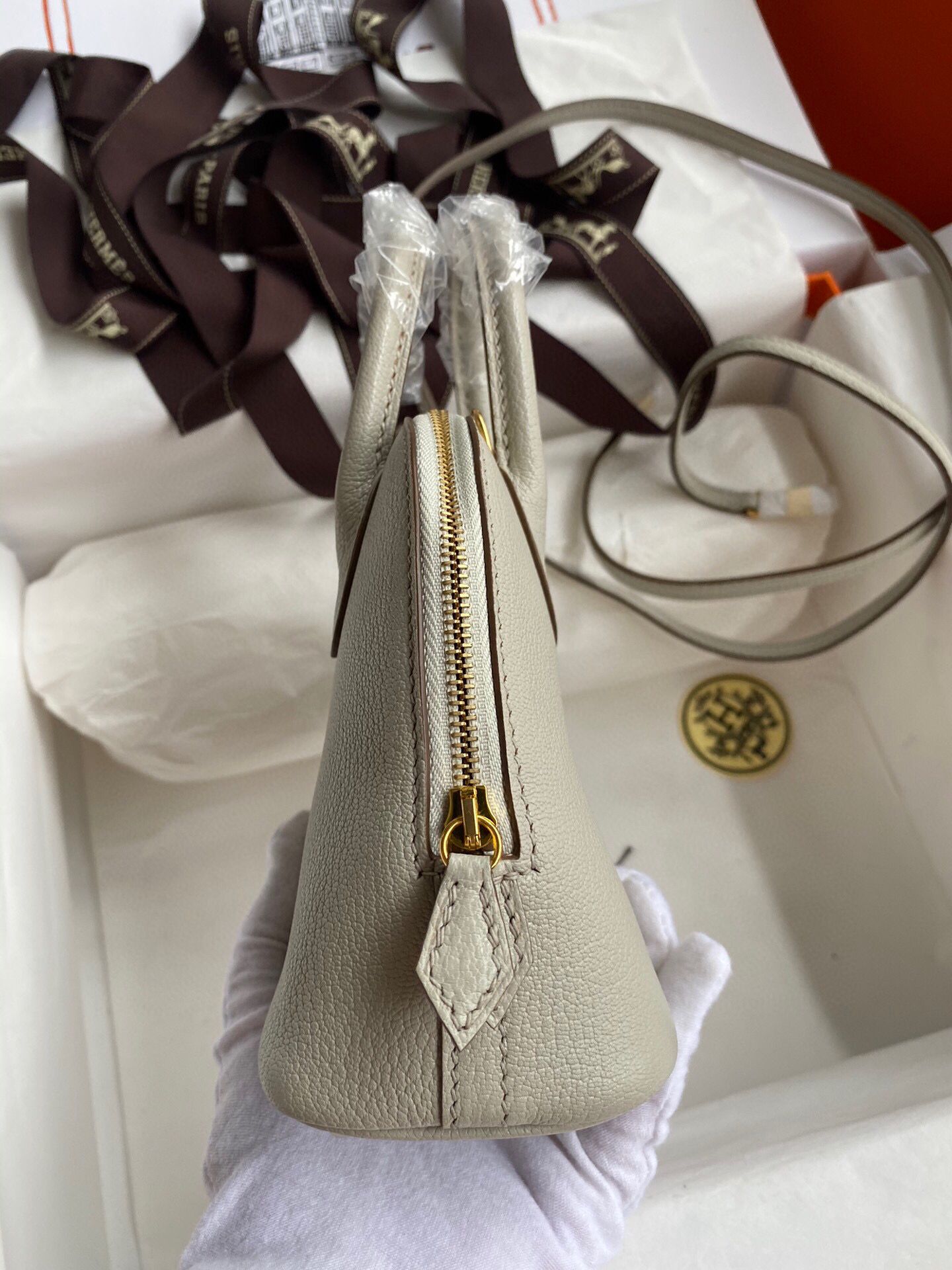 Hermes Bolide 1923 Mini Handmade Bag In Pearl Grey Chevre Mysore Leather - Image 4