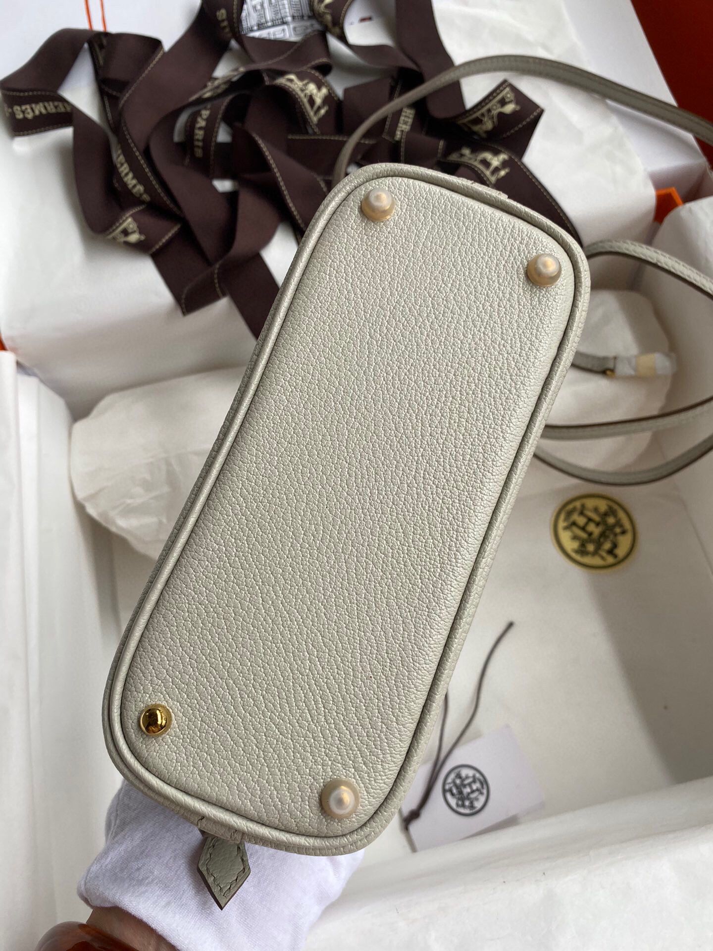 Hermes Bolide 1923 Mini Handmade Bag In Pearl Grey Chevre Mysore Leather - Image 5