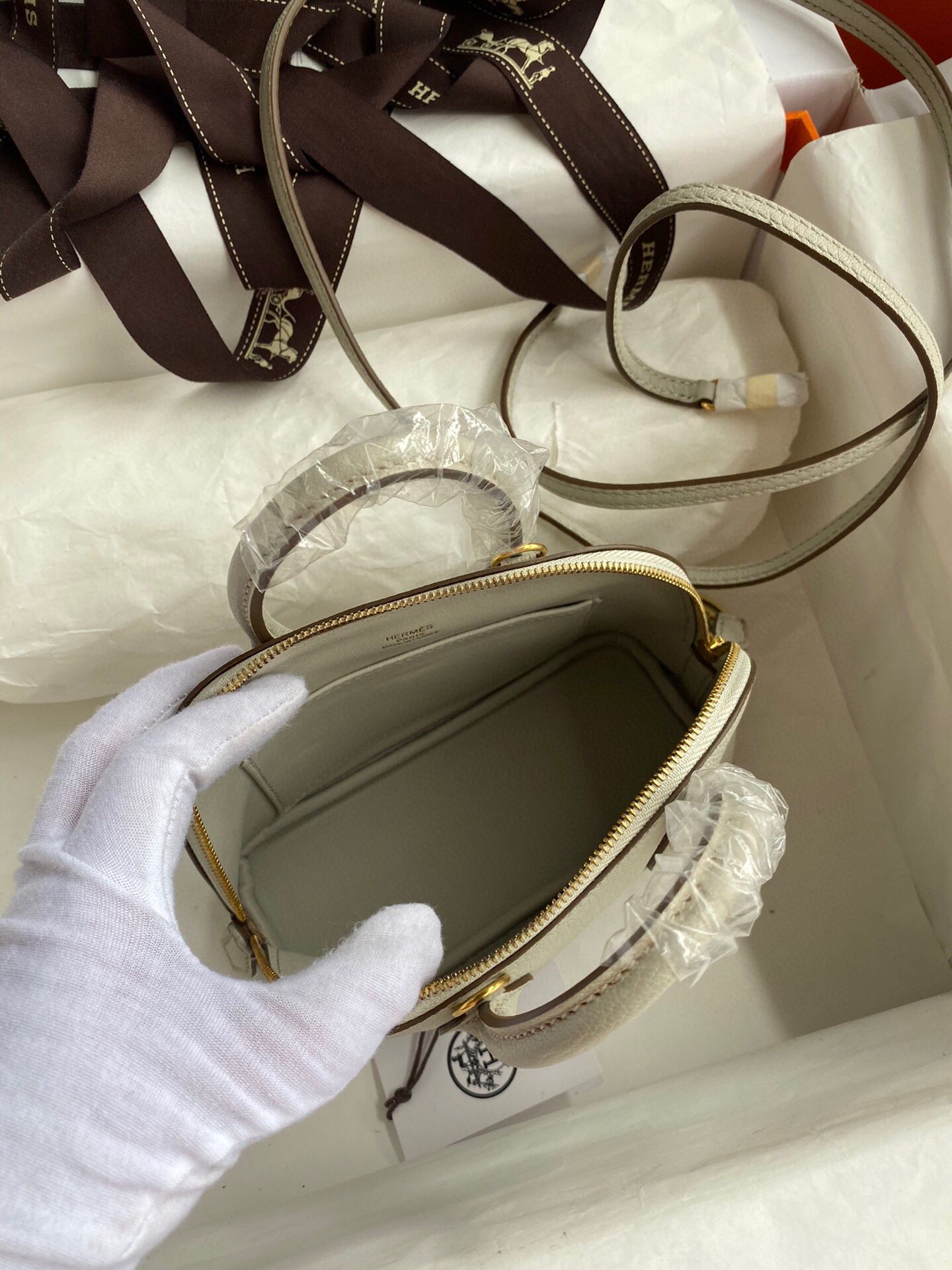 Hermes Bolide 1923 Mini Handmade Bag In Pearl Grey Chevre Mysore Leather - Image 6