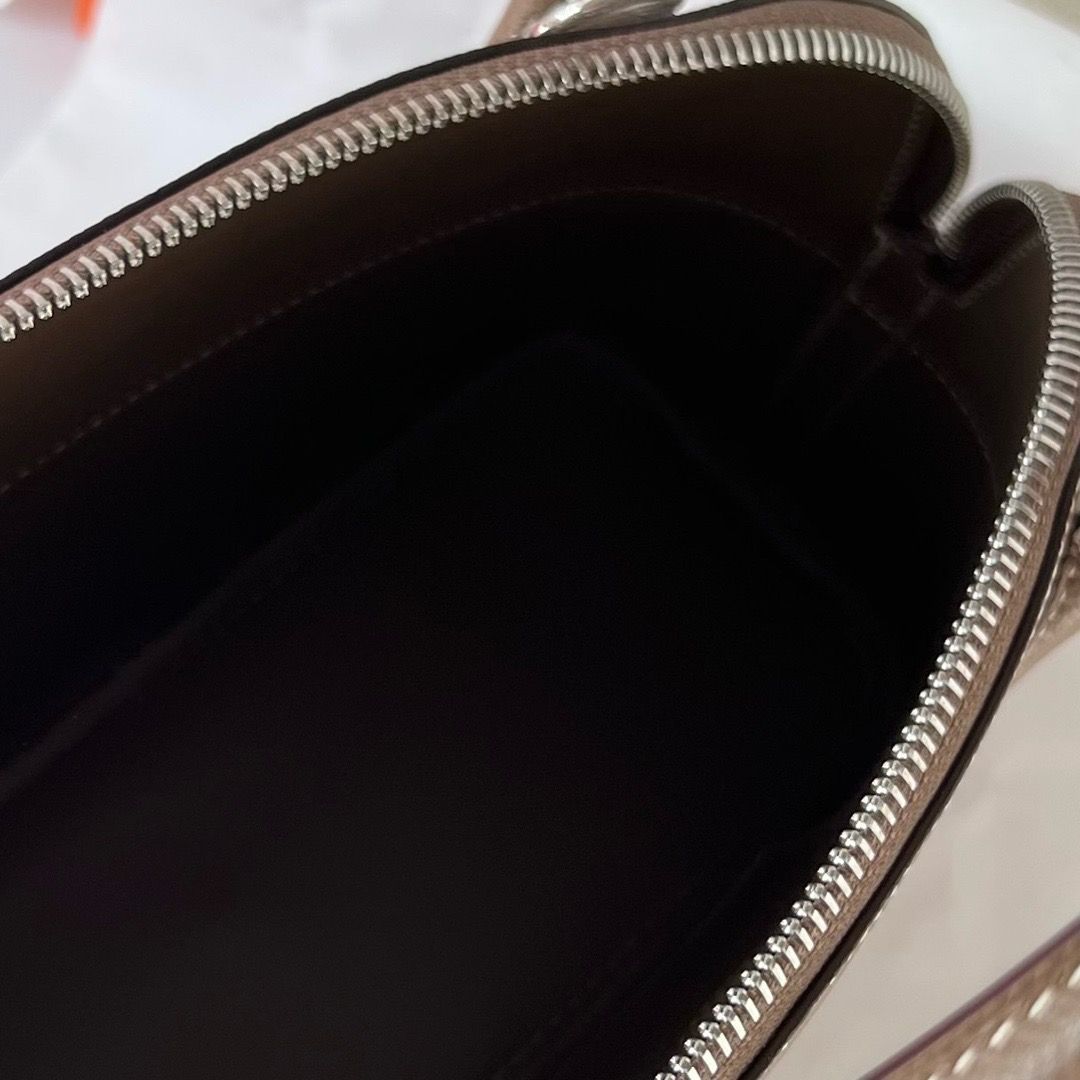Hermes Bolide 1923 27 Handmade Bag In Taupe Epsom Calfskin - Image 8