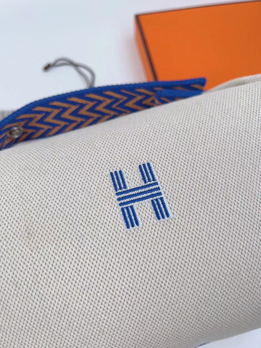 Hermes Bride-a-Brac Large Case in Ecru Canvas with Blue Zigzag Motifs - Image 4