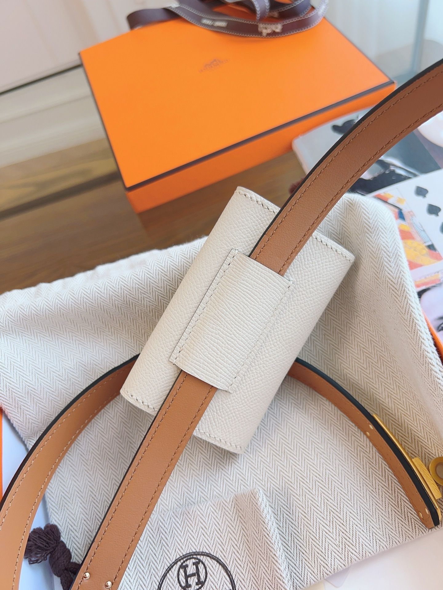 Hermes Kelly Pocket 18 Belt in White Epsom Calfkin - Image 6