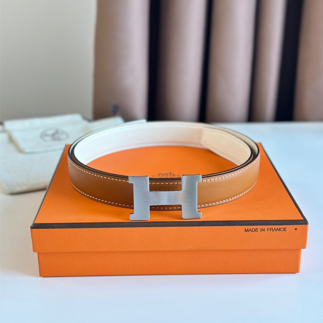 Hermes Mini Constance 24mm Belt in White Epsom Leather and Gold Swift Leather - Image 3