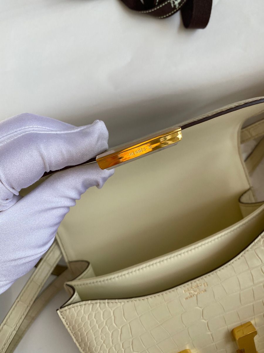 Hermes Constance 18 Handmade Bag In Vanille Matte Alligator Leather - Image 9