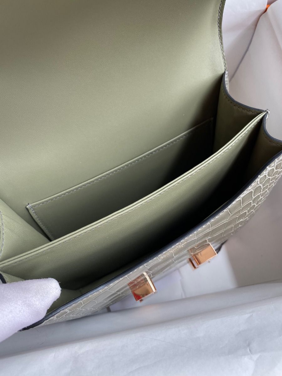 Hermes Constance 18 Handmade Bag In Grey Shiny Alligator Leather - Image 9