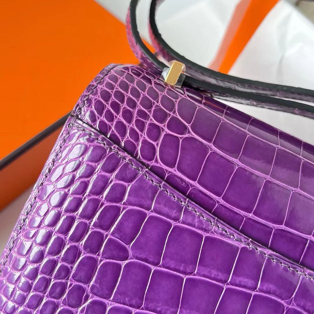 Hermes Constance 18 Handmade Bag In Purple Shiny Alligator Leather - Image 7
