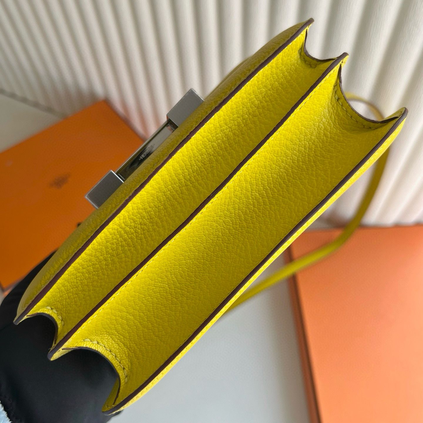 Hermes Constance 18 Handmade Bag in Jaune Naples Chevre Mysore Leather - Image 3