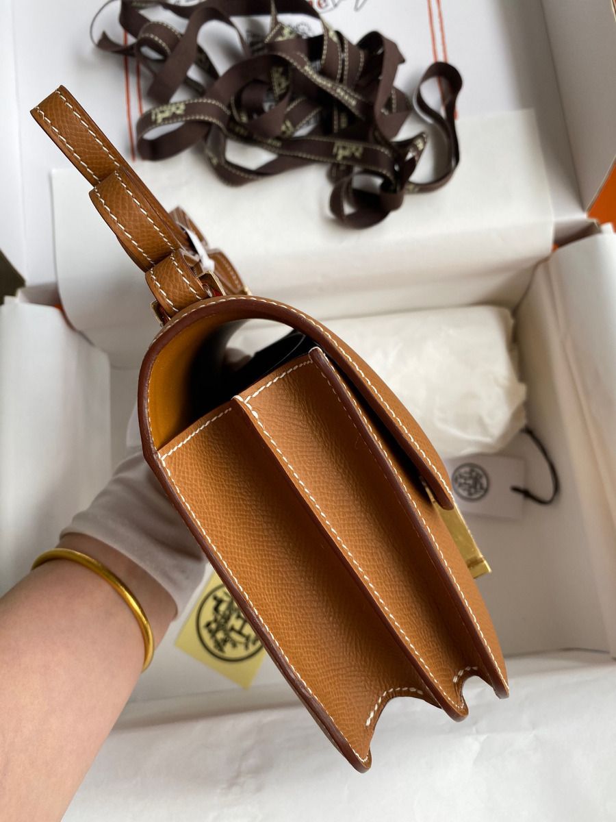 Hermes Constance 18 Handmade Bag In Gold Epsom Calfskin - Image 4