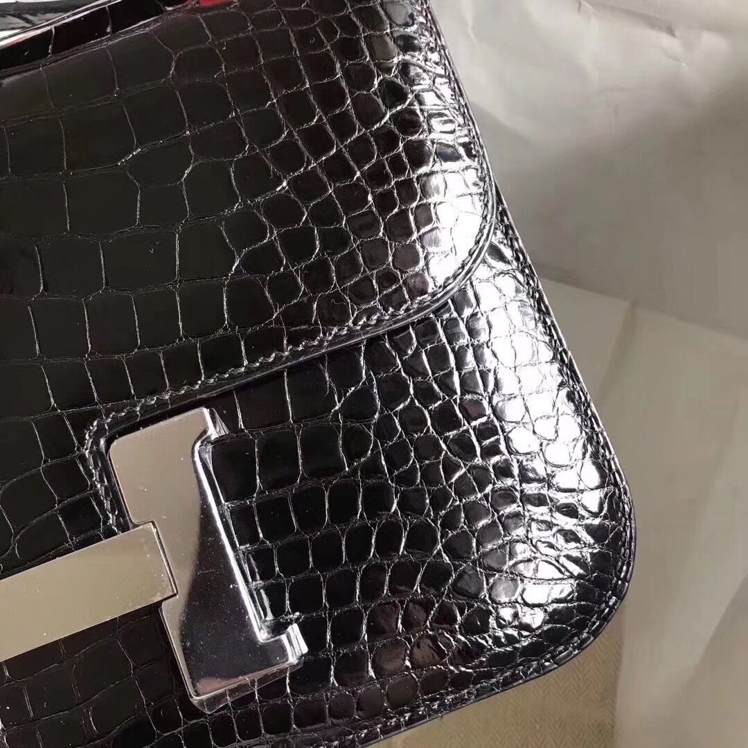 Hermes Constance 24 Handmade Bag In Black Niloticus Crocodile - Image 4