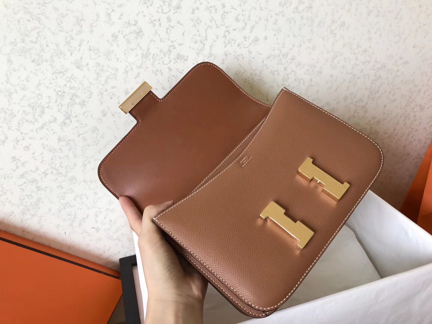 Hermes Constance 24 Handmade Bag In Gold Epsom Leather - Image 8