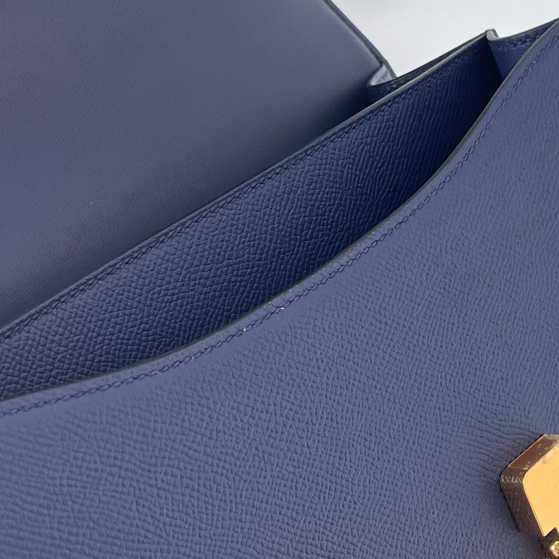 Hermes Constance 24 Handmade Bag In Blue Saphir Epsom Calfskin - Image 8
