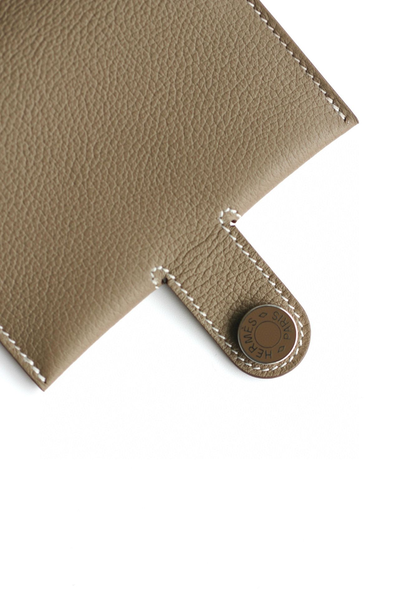 Hermes R.M.S Card Holder in Taupe Evergrain Calfskin - Image 8